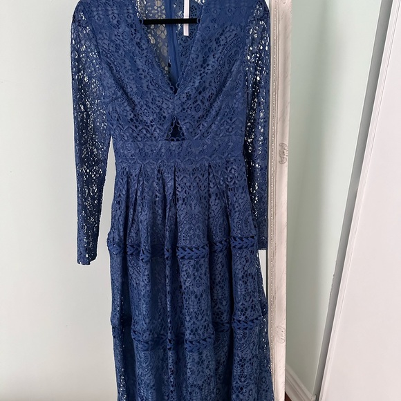 Dress - Picture 3 of 5